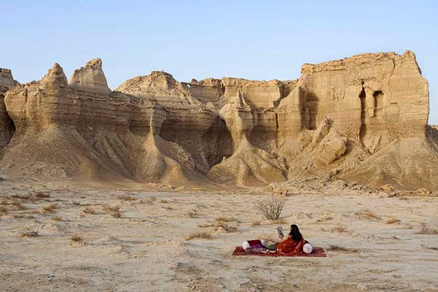 GOHAR DASHTI. Limbo