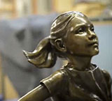 La Fearless Girl che sfida il Toro di WallStreet